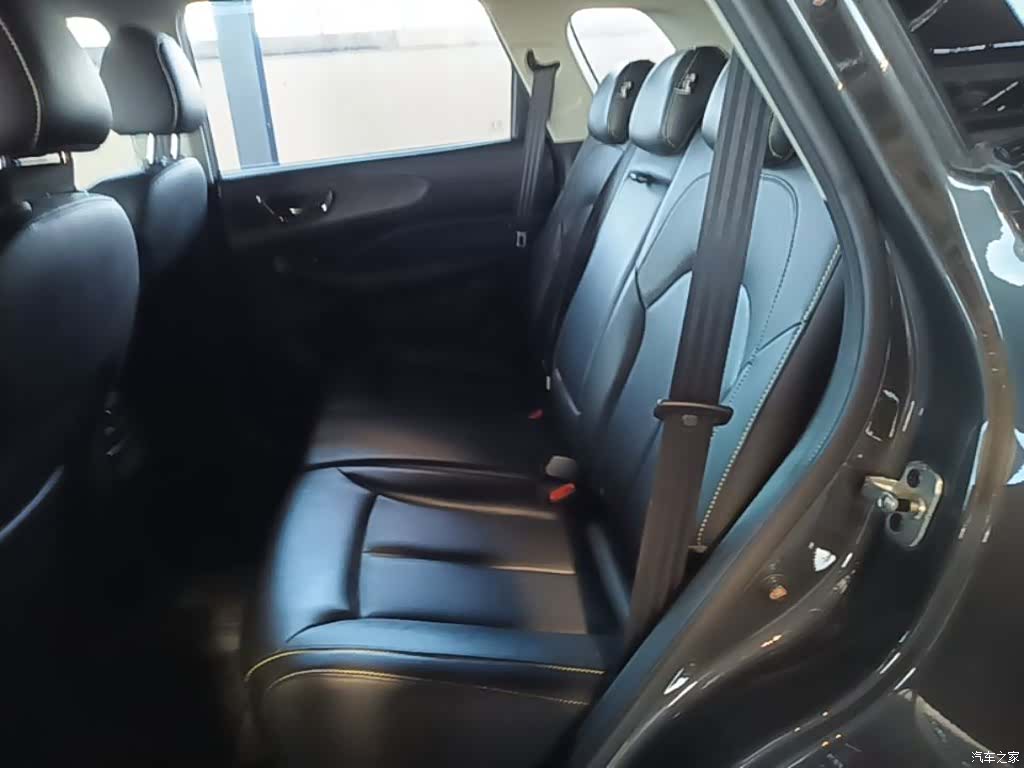 Roewe RX5, 2022 13