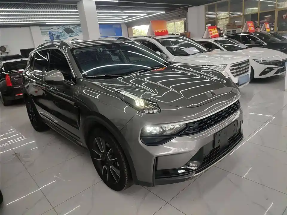 Lynk & Co 01