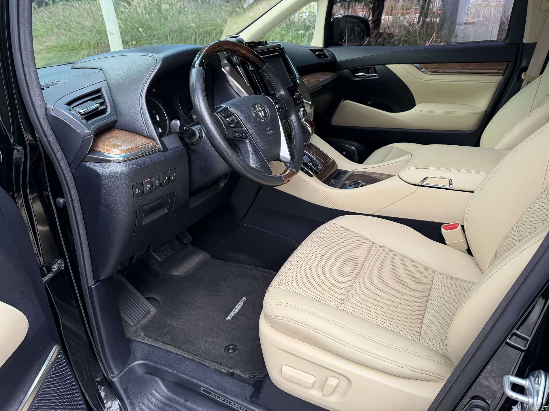 Toyota Alphard, 2018 4