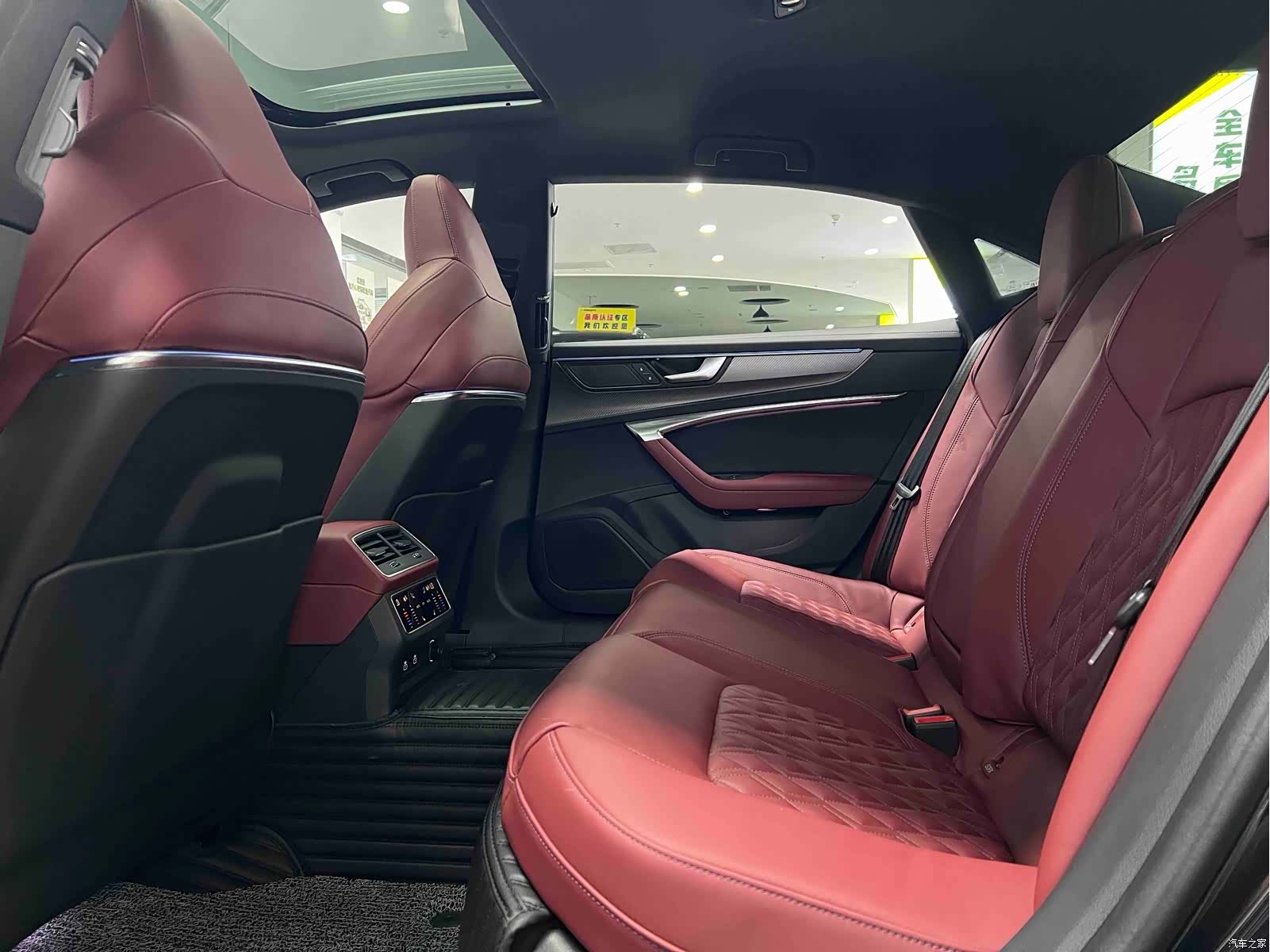 Audi A7L, 2024 19