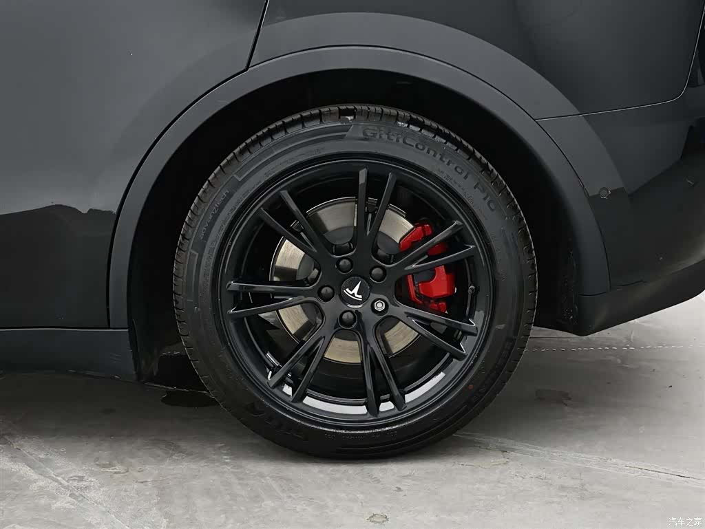 Tesla Model Y, 2022 11