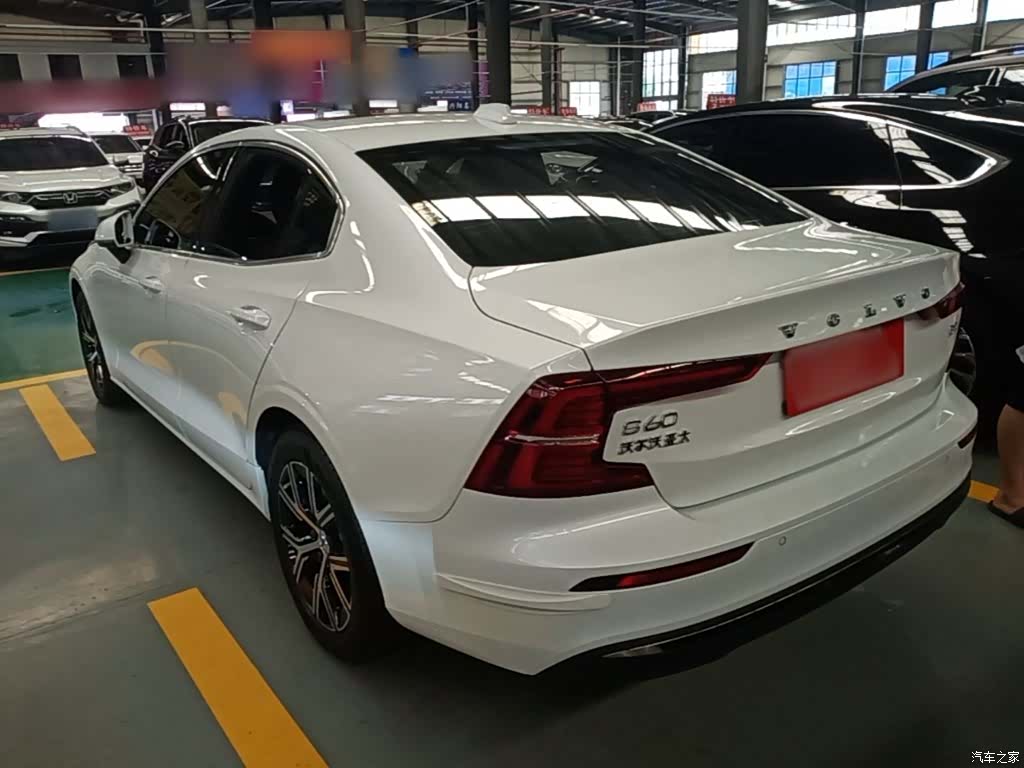 Volvo S60, 2025 все фото
