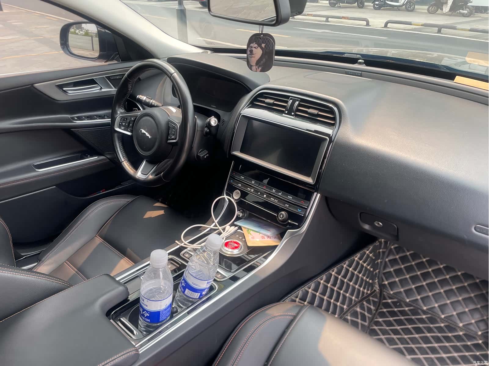 Land Rover XEL, 2018 12