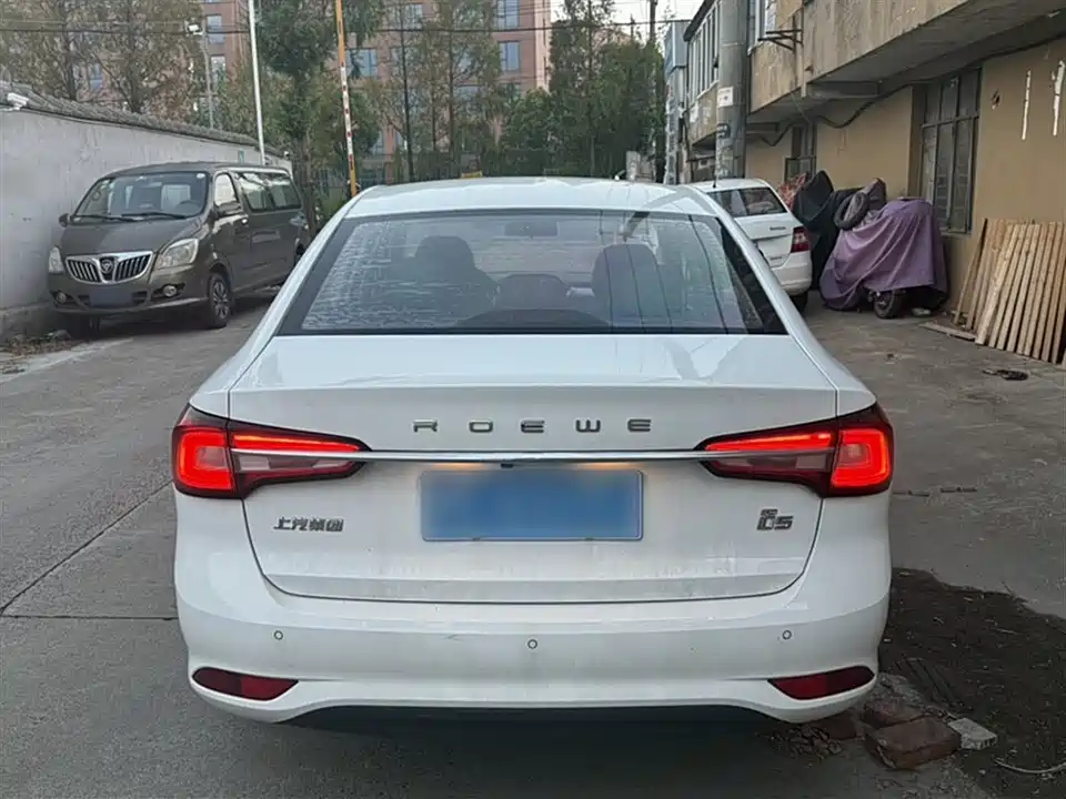 Roewe i5