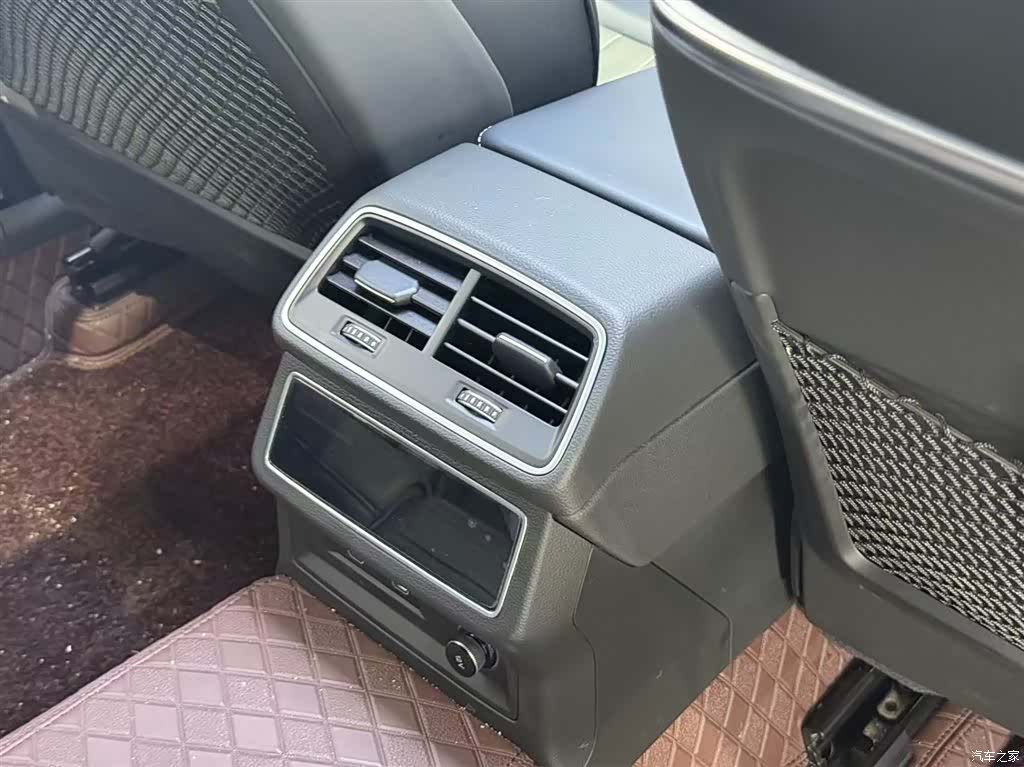 Audi A6L, 2025 10