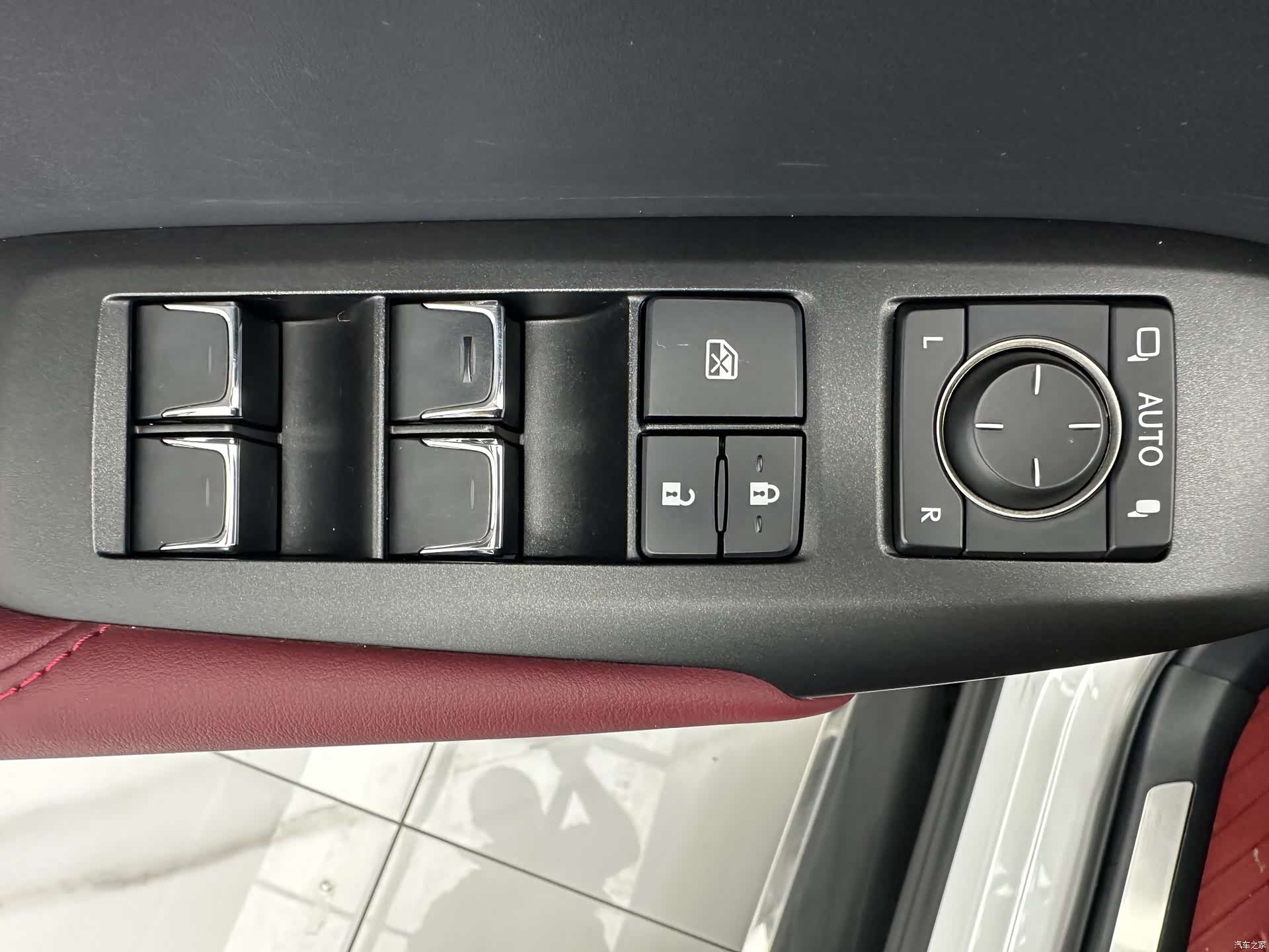 Lexus NX, 2021 12