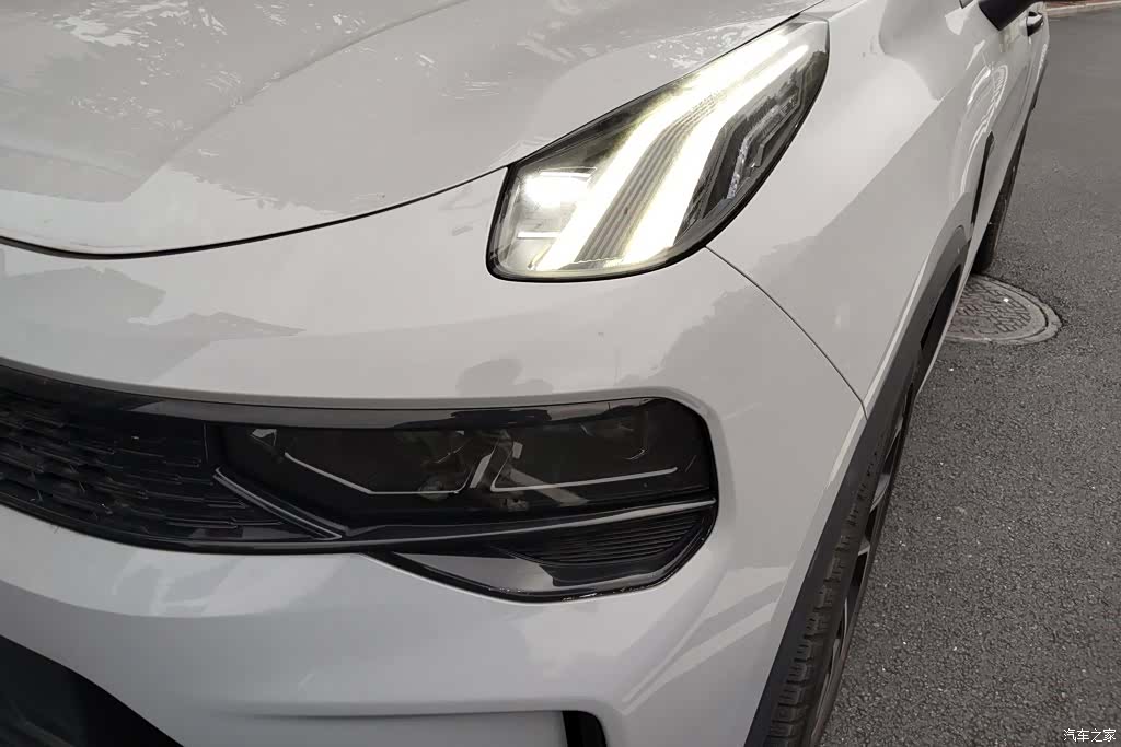 Lynk & Co 01, 2022 все фото