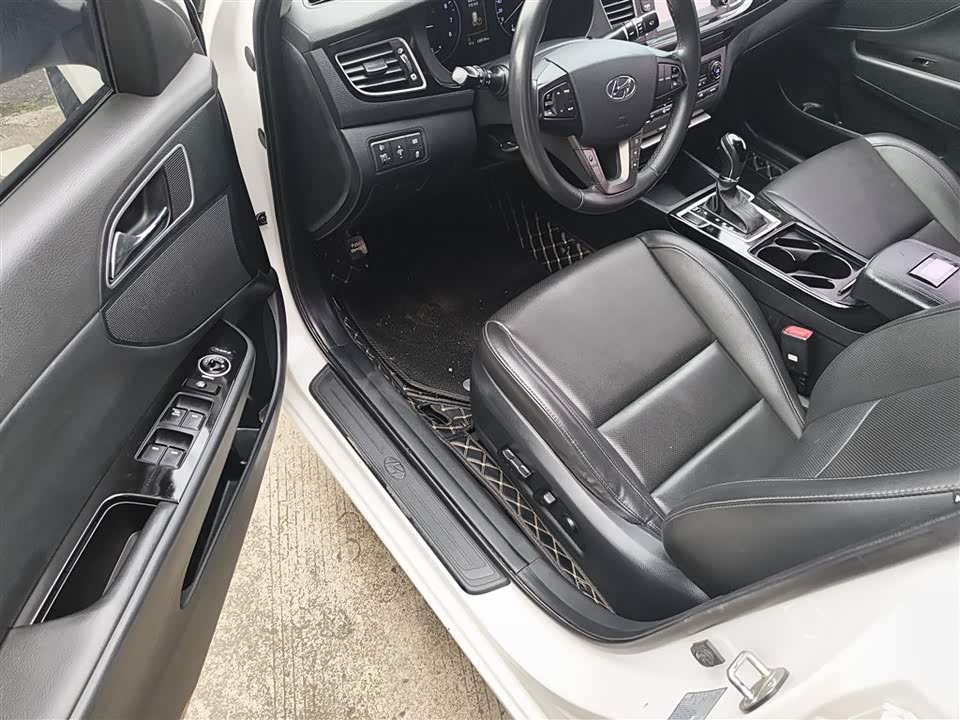 Hyundai Name picture