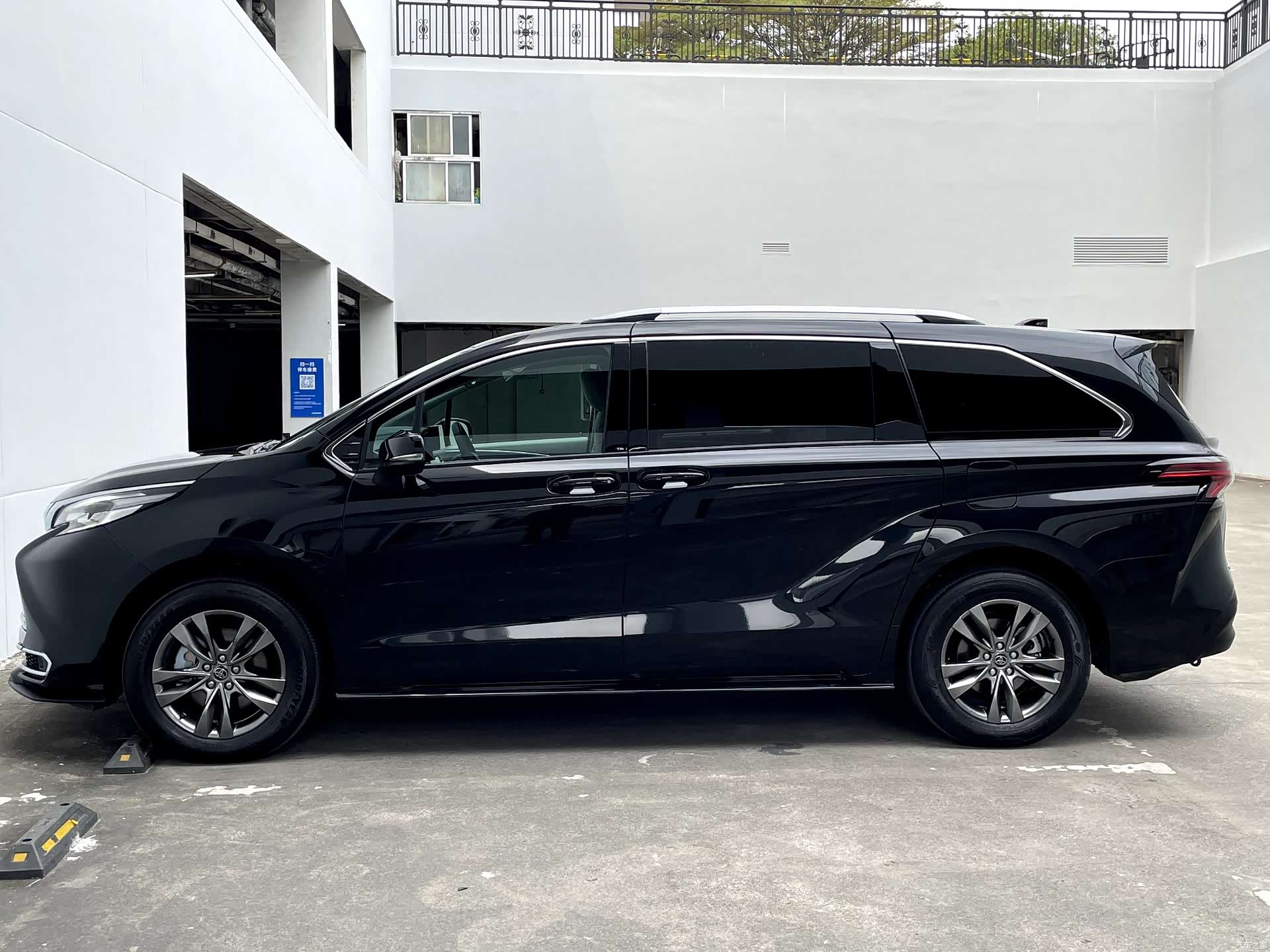 Toyota Sienna, 2026 6