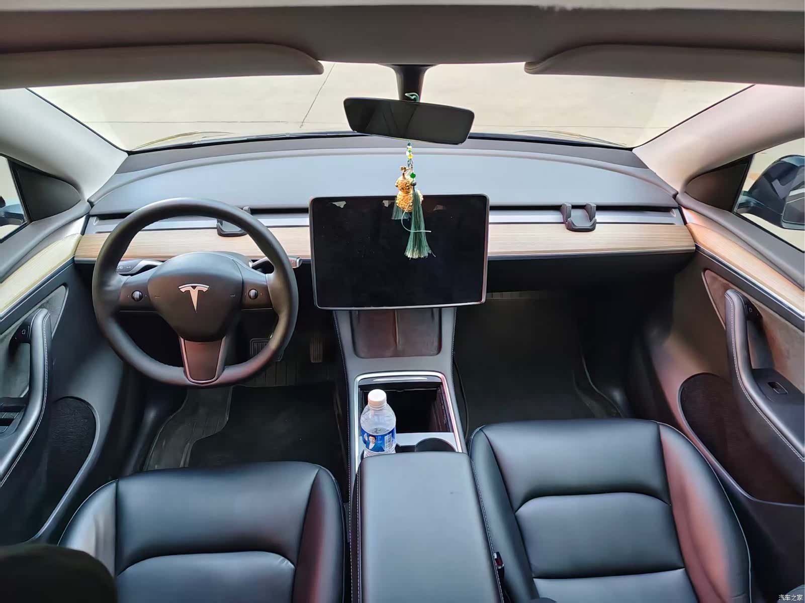 Tesla Model Y, 2022 4