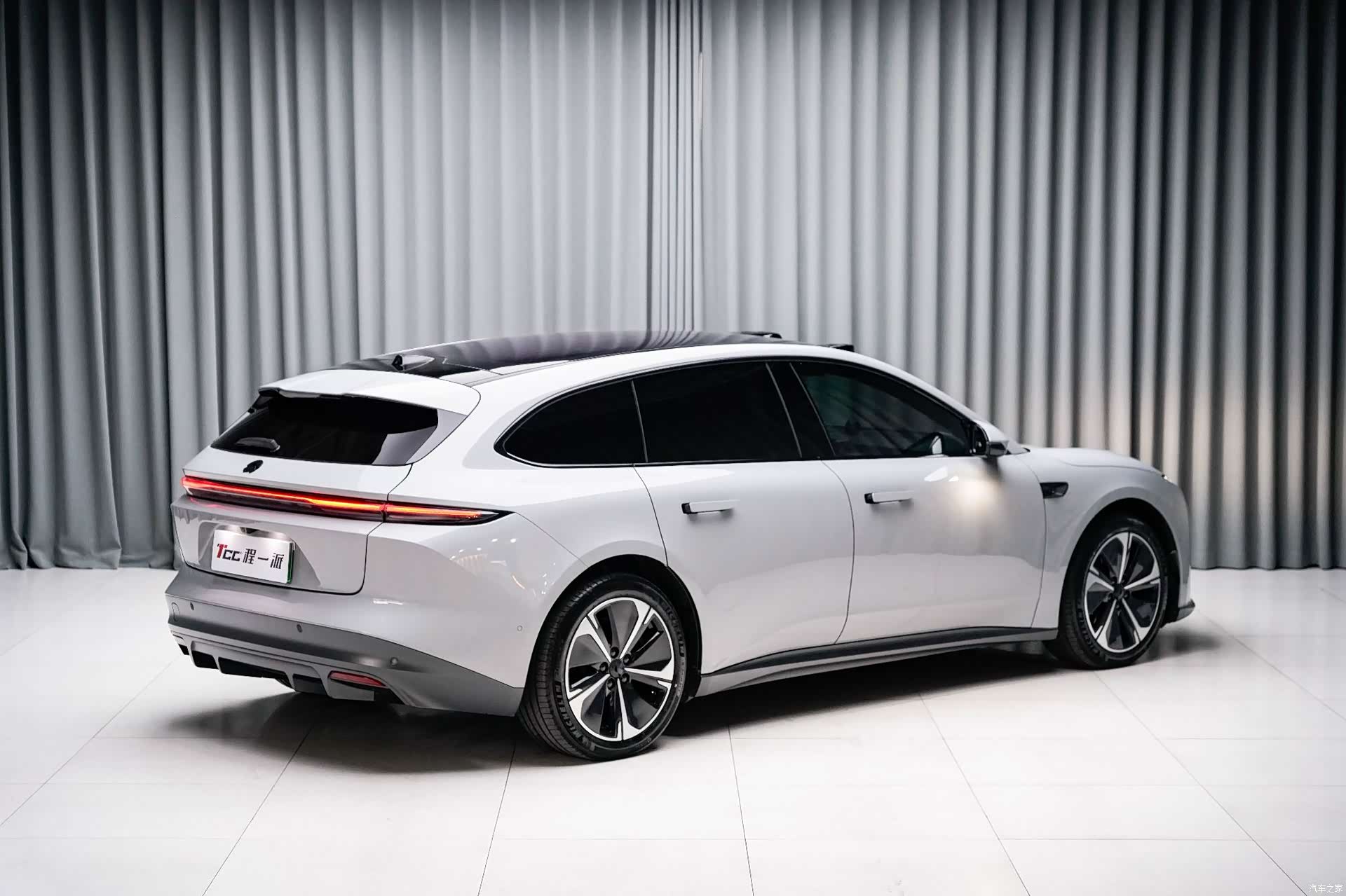 NIO ET5, 2024 все фото