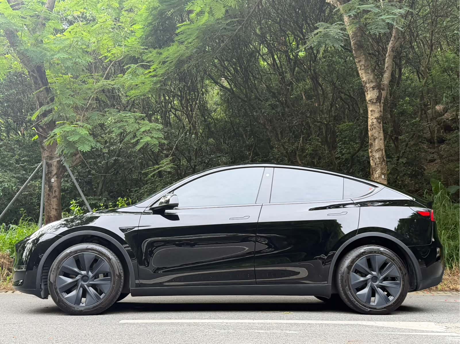 Tesla Model Y, 2023 2