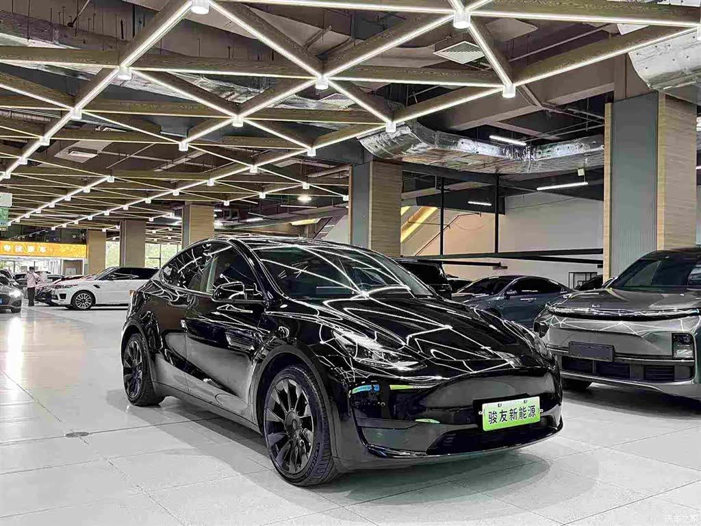 Tesla Model Y, 2022 2