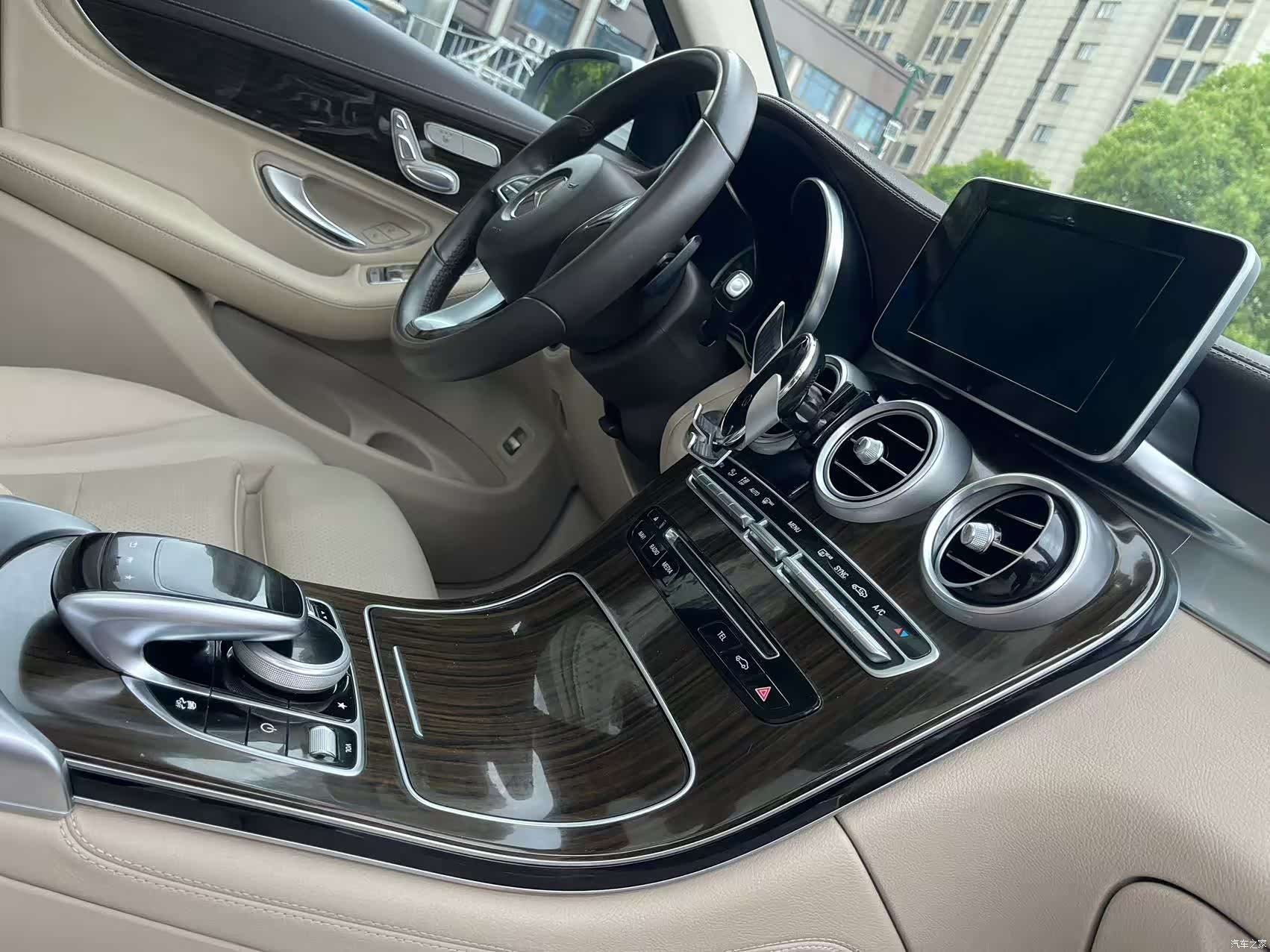 Mercedes-Benz GLC, 2017 16