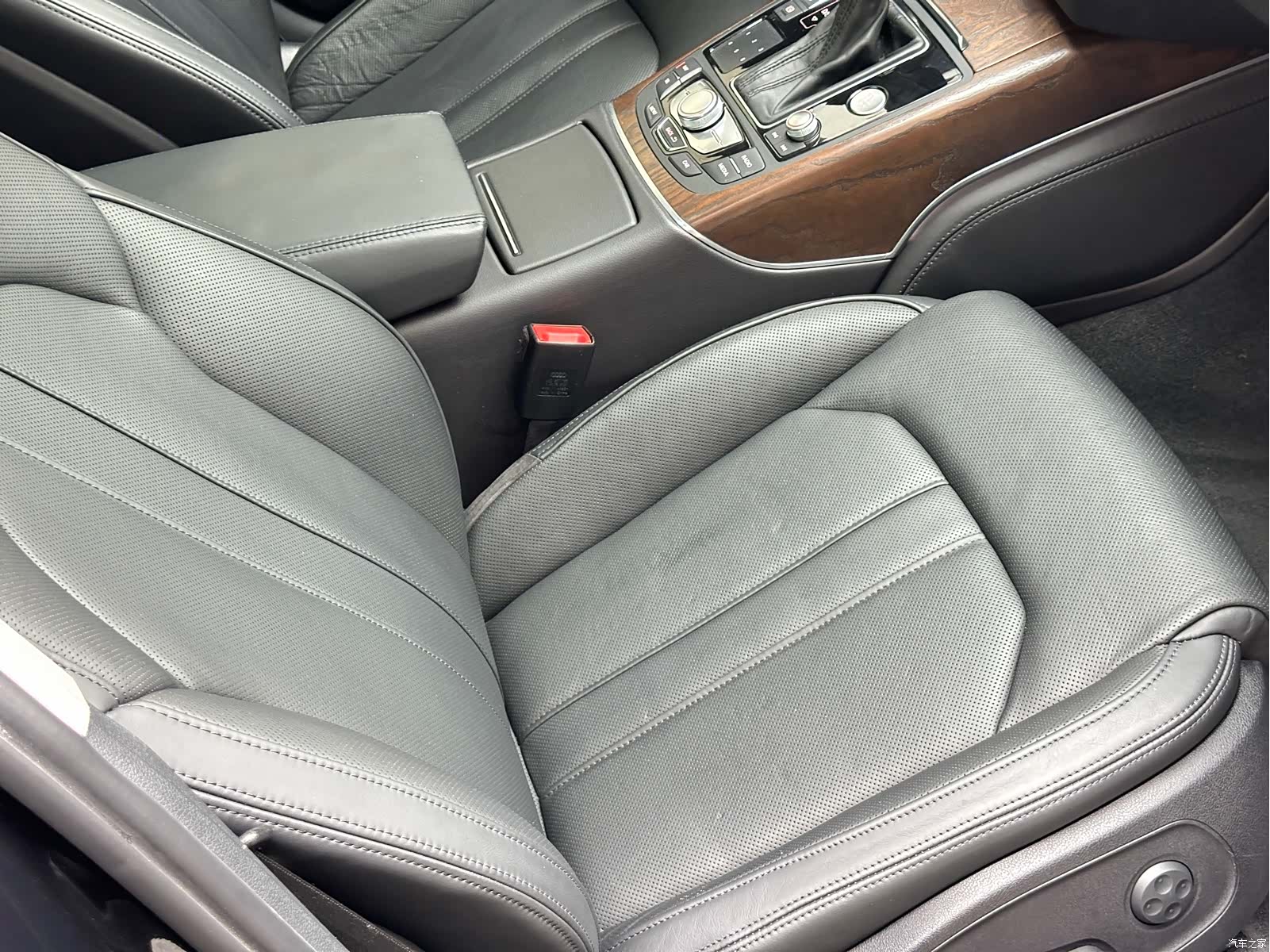 Audi A6L, 2015 23