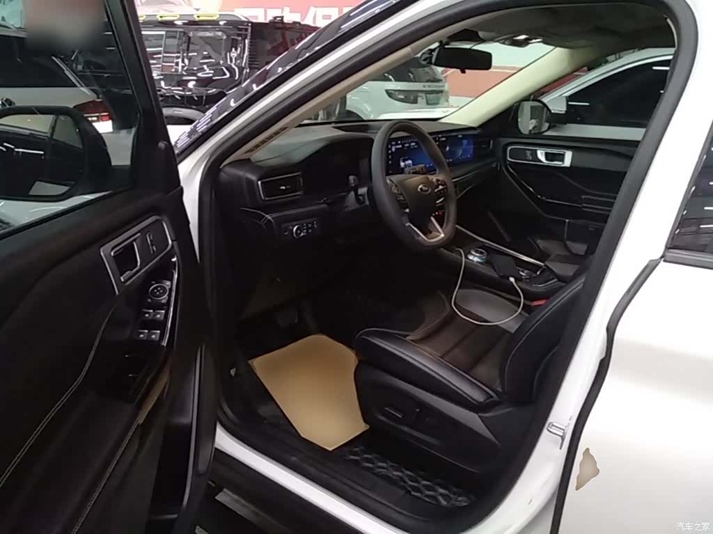 Ford Explorer, 2022 15