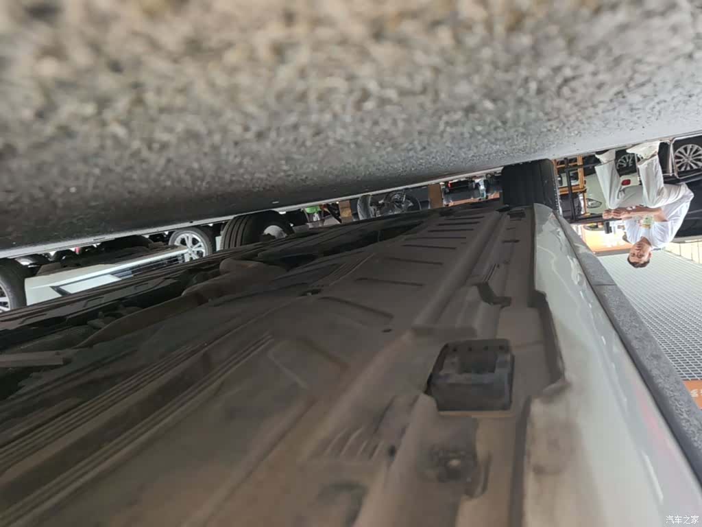 Mercedes-Benz E-Class, 2019 18