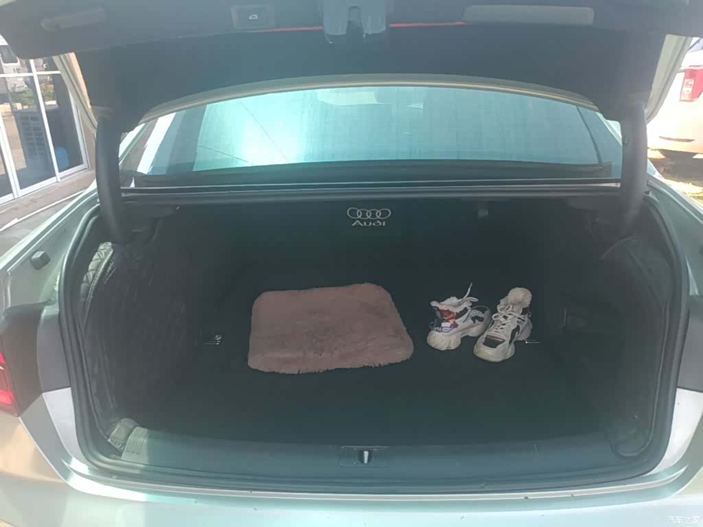 Audi A4L, 2018 19