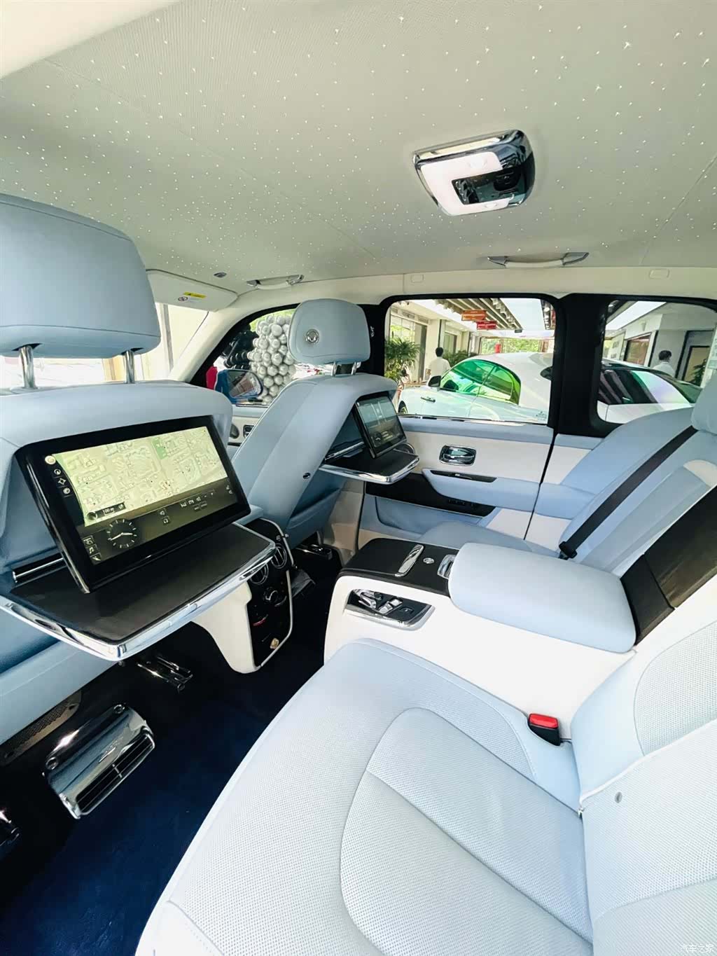 Rolls-Royce Cullinan, 2022 7