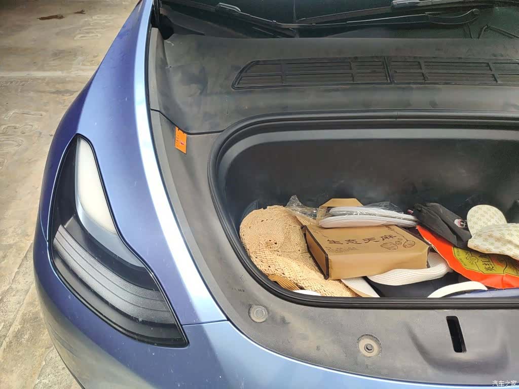 Tesla Model Y, 2022 21