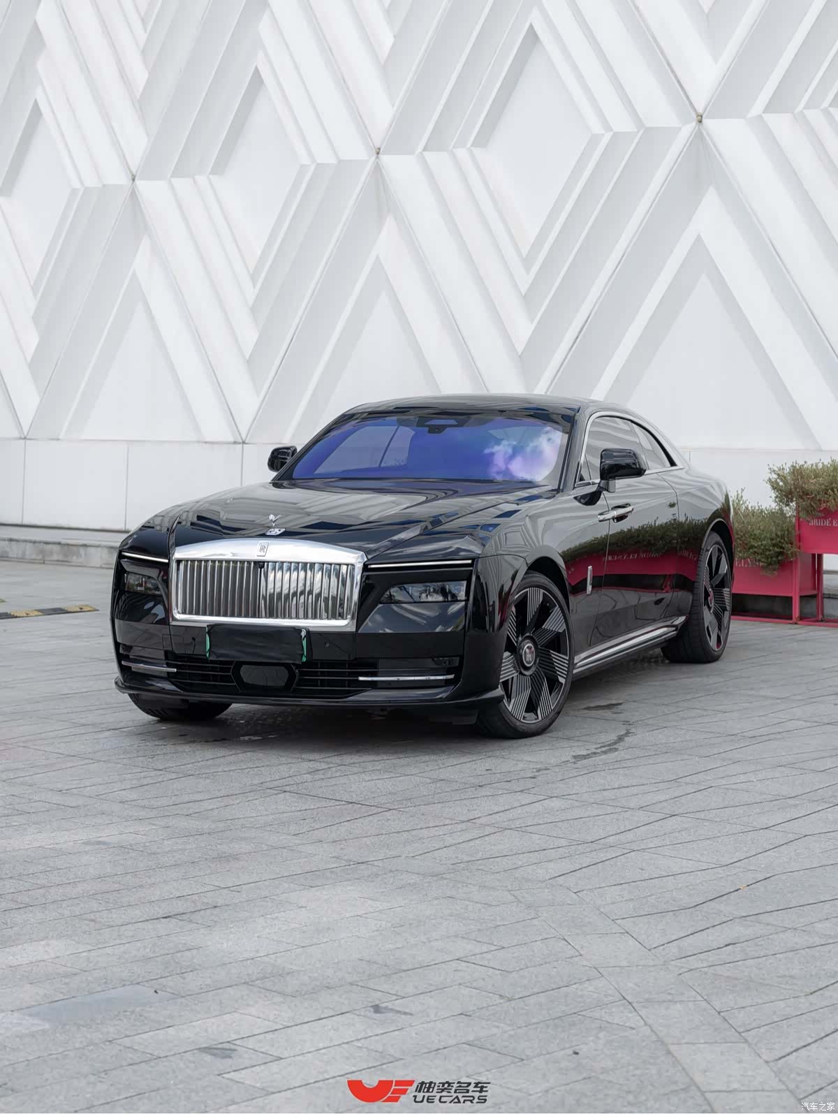 Rolls-Royce Spectre, 2024 1