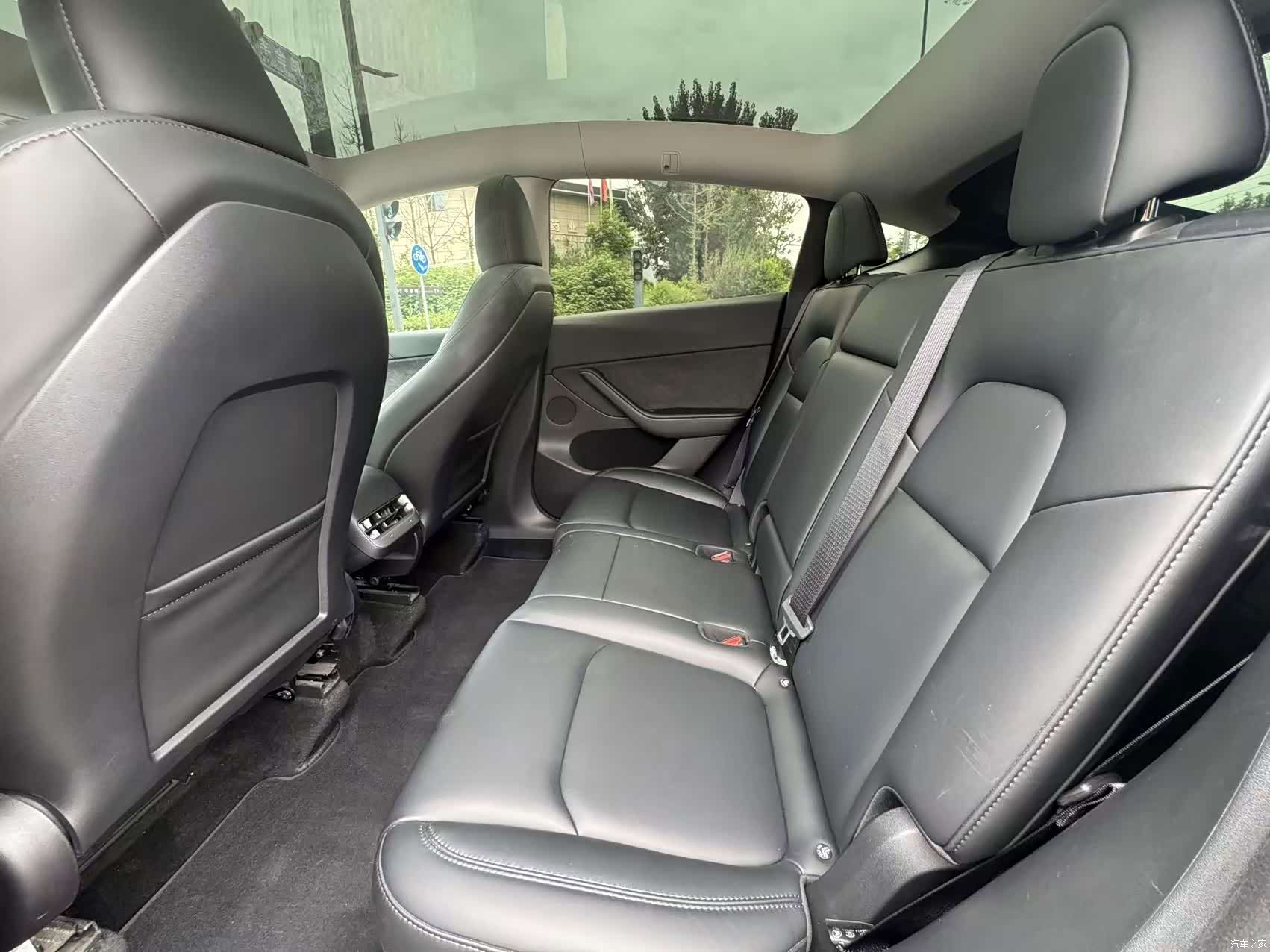 Tesla Model Y, 2024 4