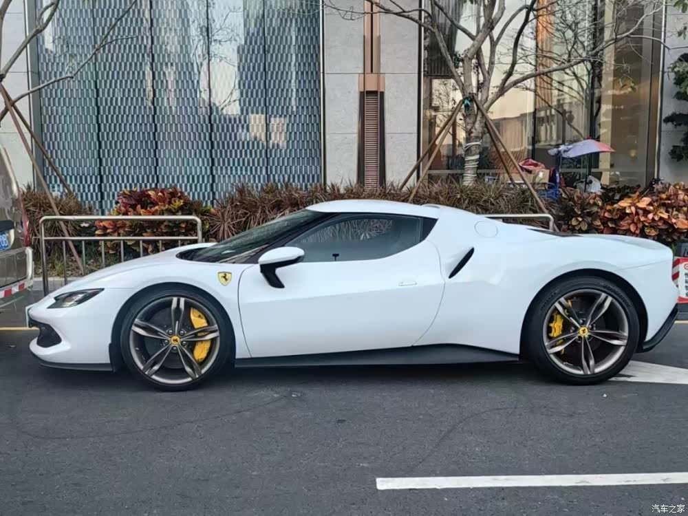 Ferrari 296, 2023 7