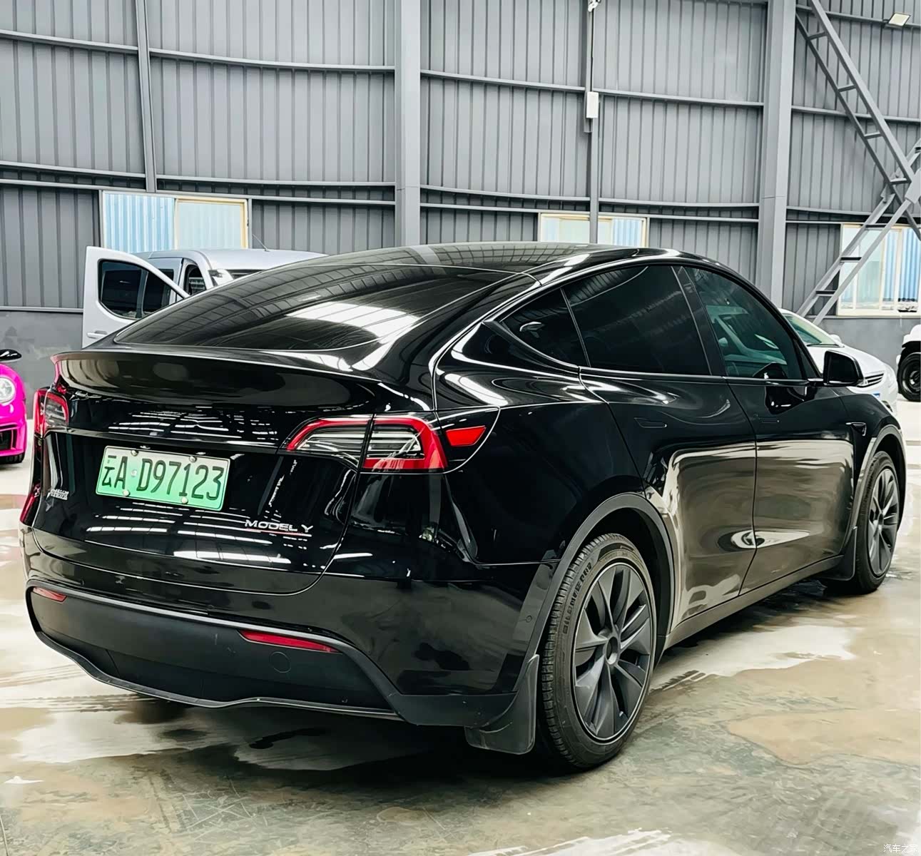 Tesla Model Y, 2024 4