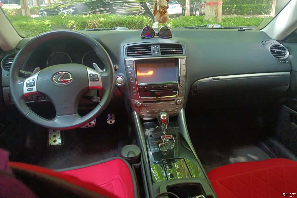 Lexus IS, 2013 12