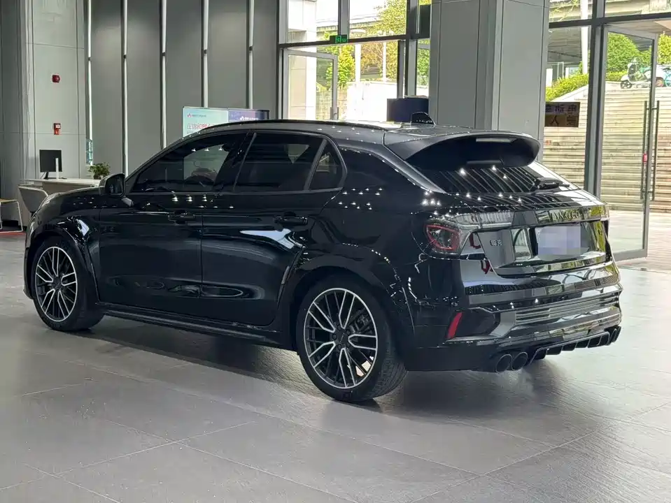 Lynk & Co 02 Hatchback