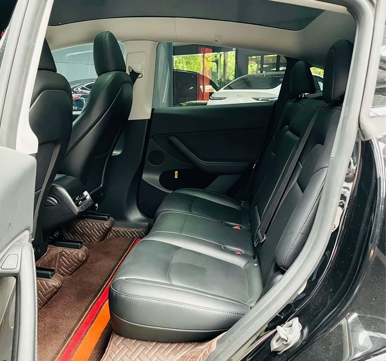 Tesla Model Y, 2024 13