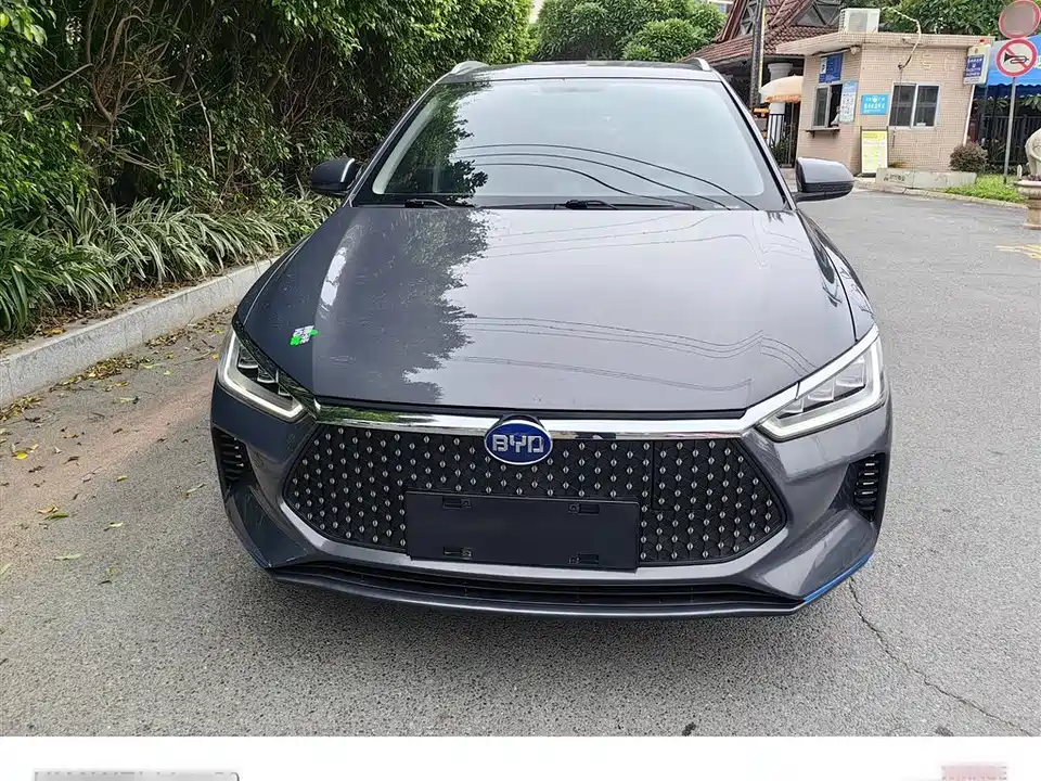BYD e2