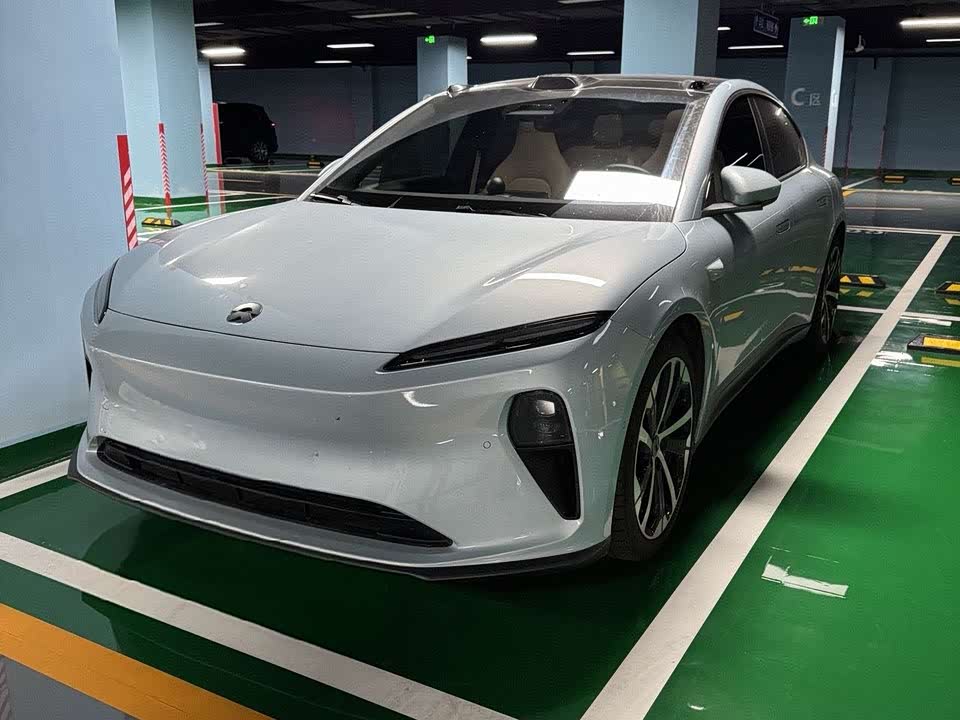 NIO ET5