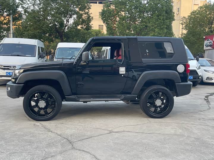 BAIC Off-road BJ40 2016 2.3T МКПП AWD Premium