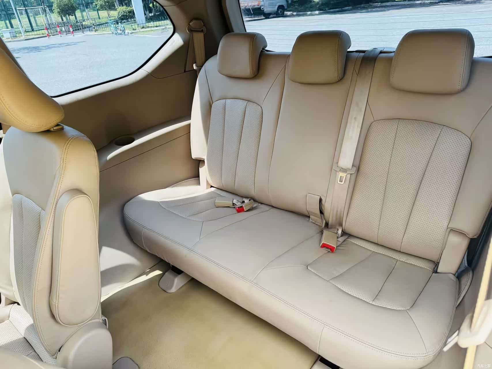 Wuling 730, 2015 15