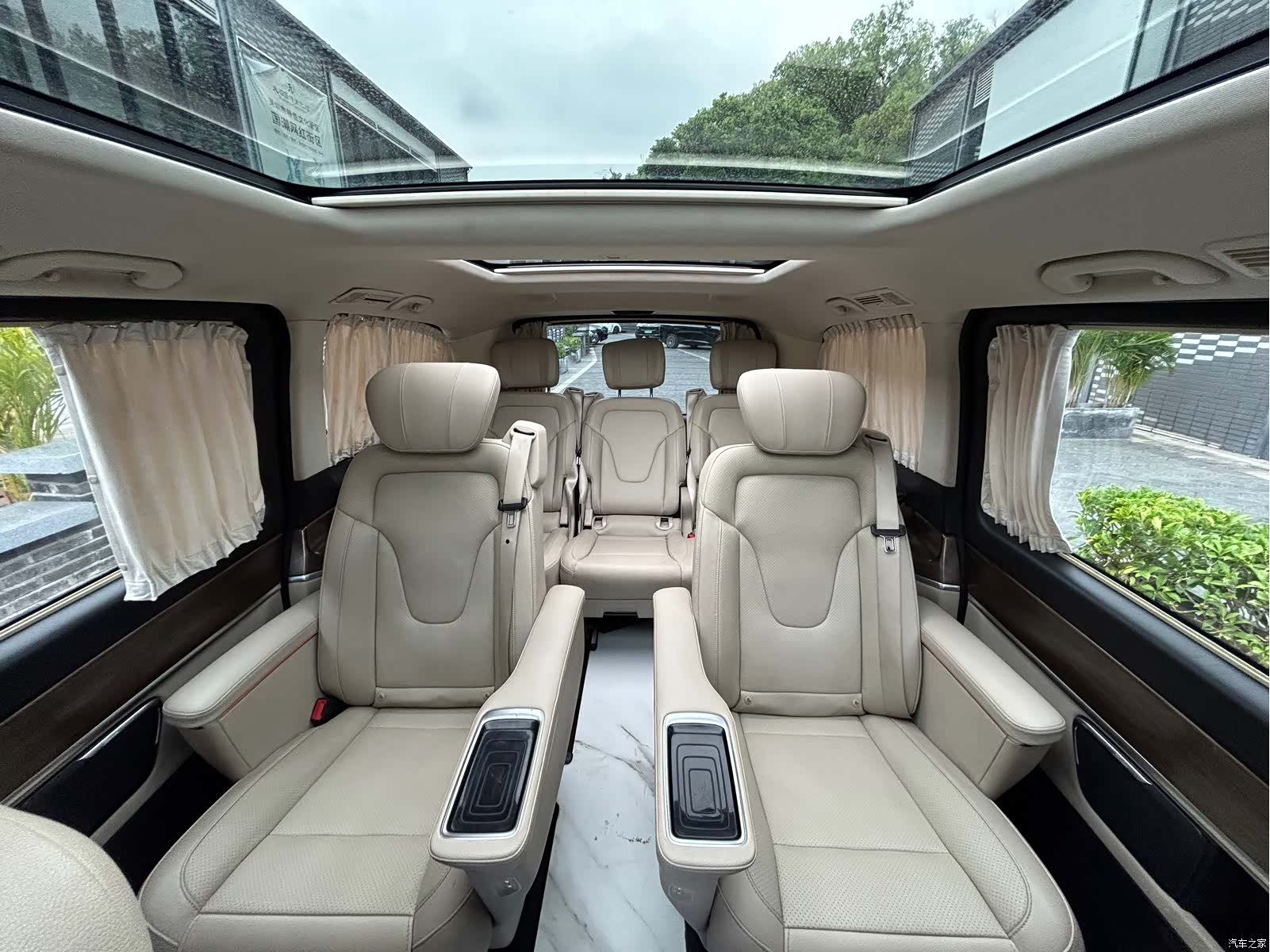 Mercedes-Benz V-Class, 2022 10
