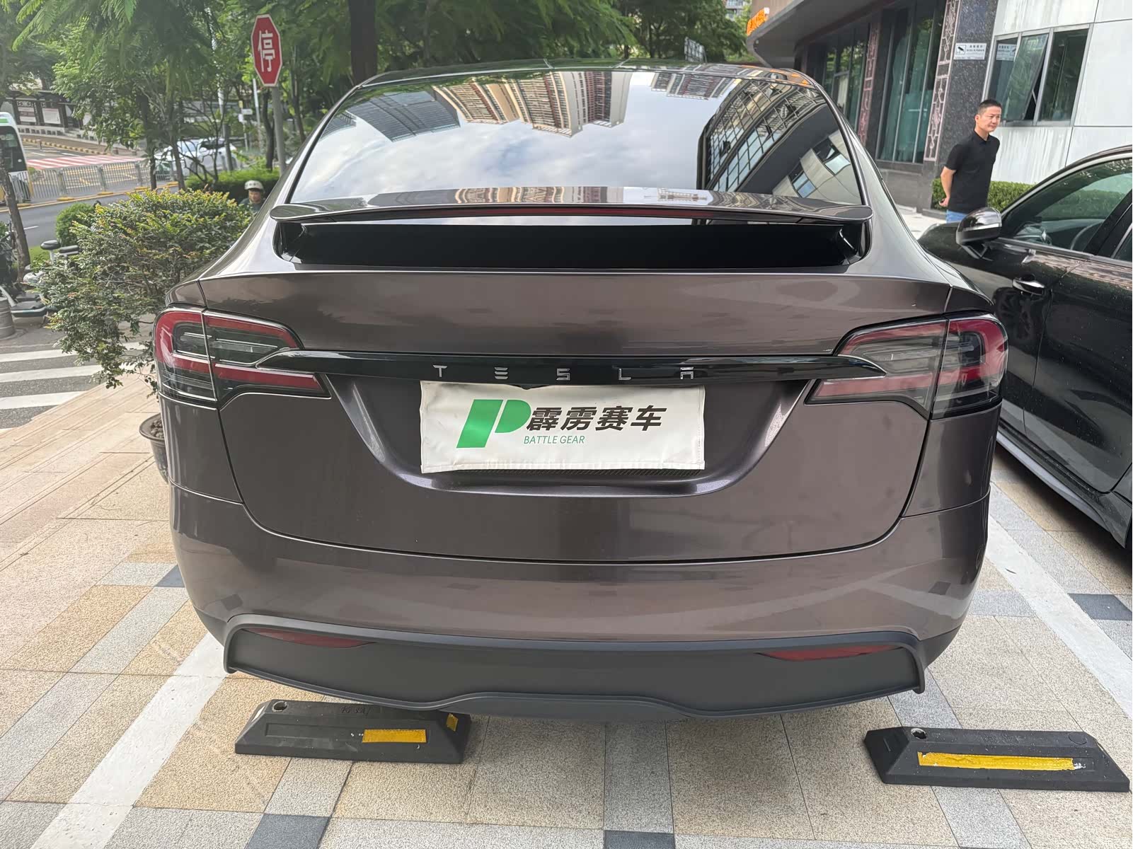 Tesla Model X, 2023 3
