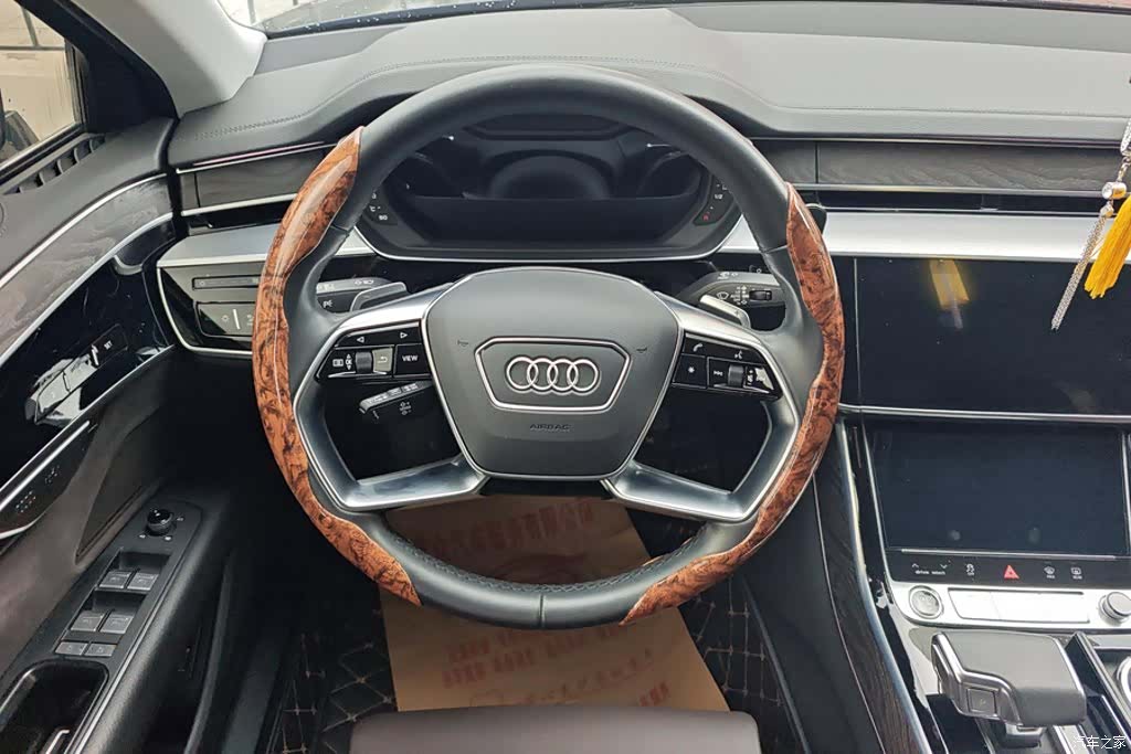 Audi A8L, 2023 15