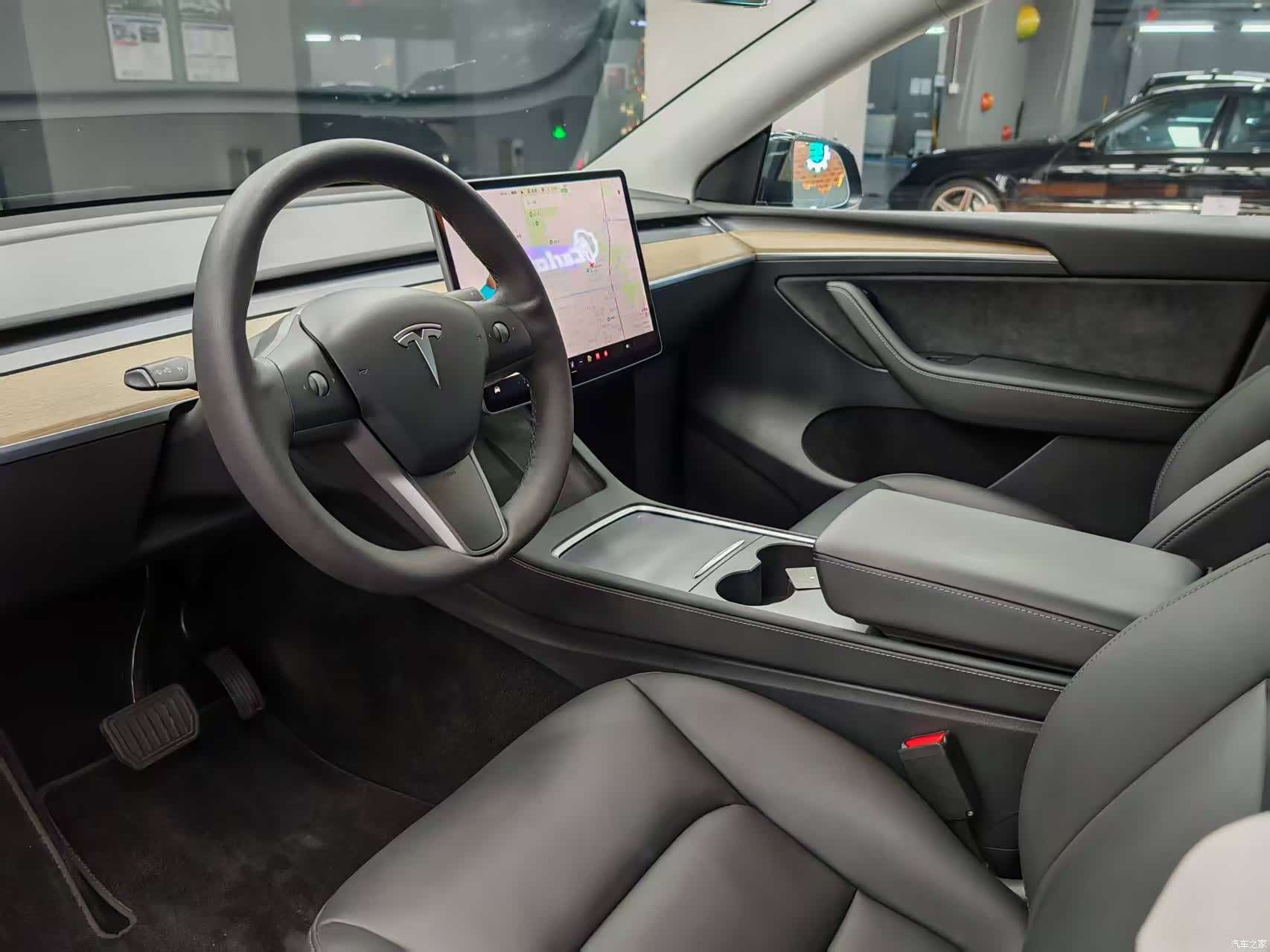 Tesla Model Y, 2021 11