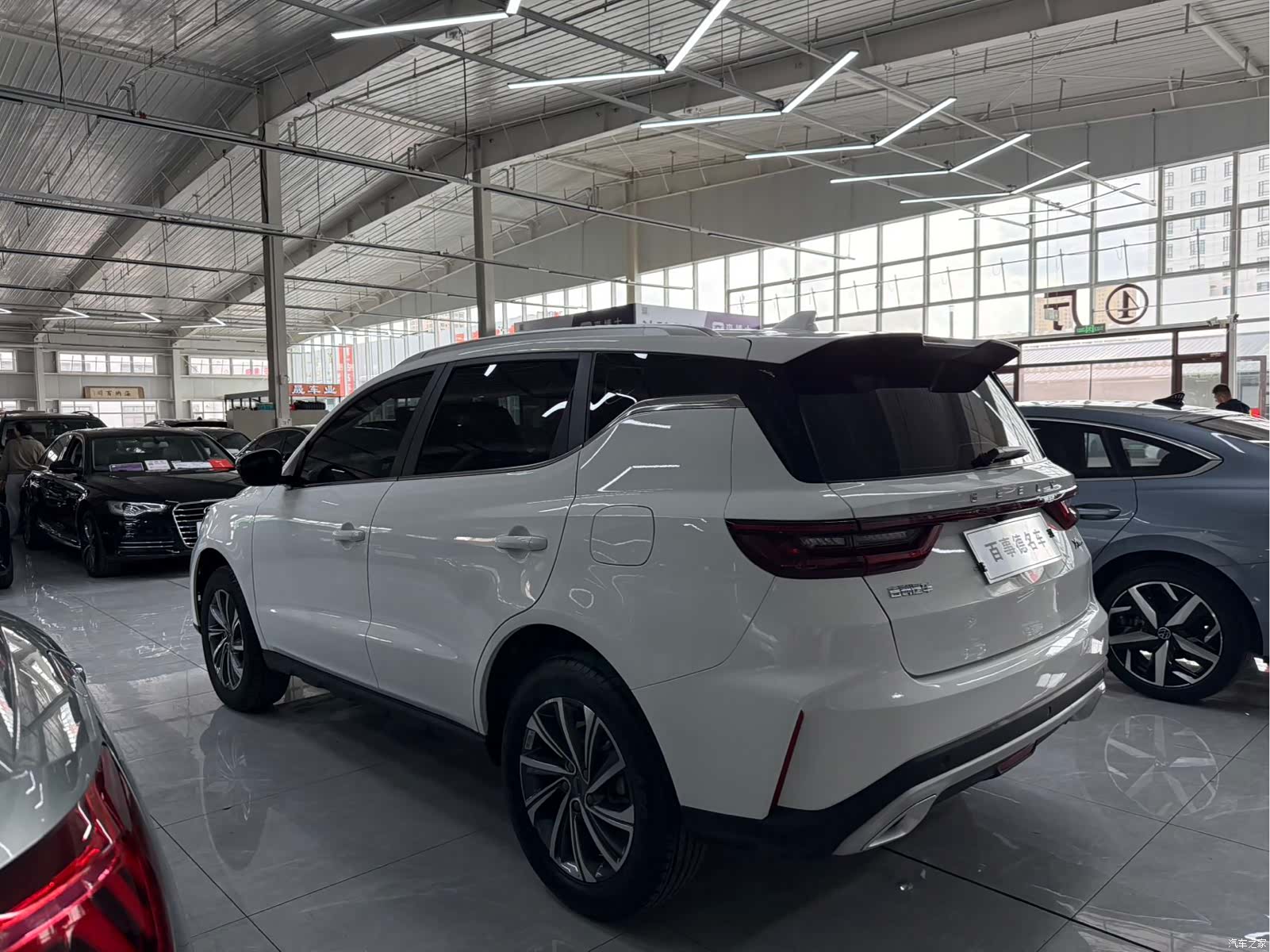 Geely X6, 2022 7