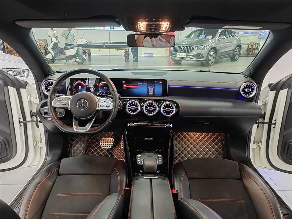 Mercedes-Benz CLA