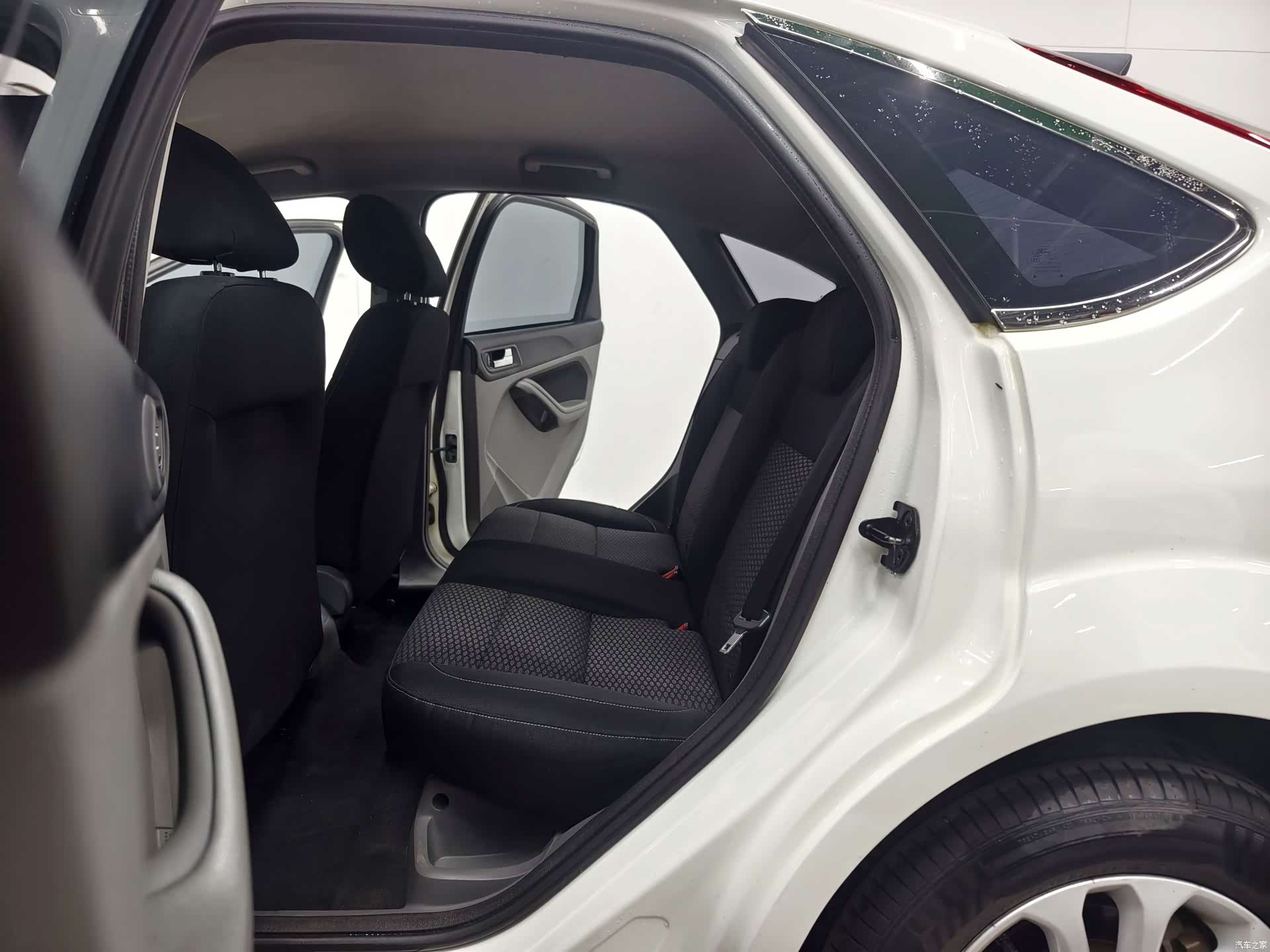 Ford Focus, 2013 12