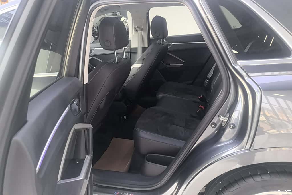 Audi Q3, 2022 11