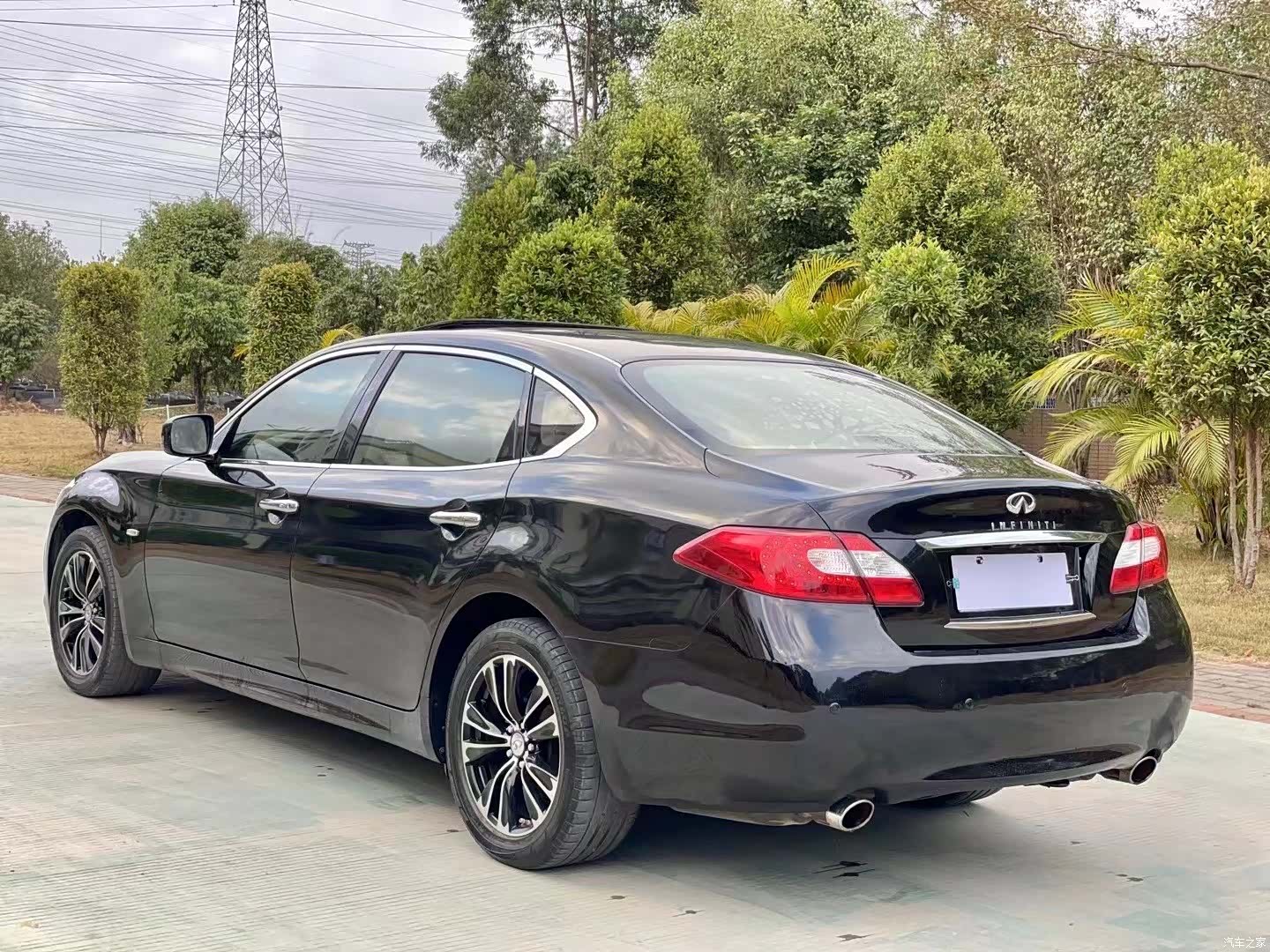 Infiniti M25L, 2013 9