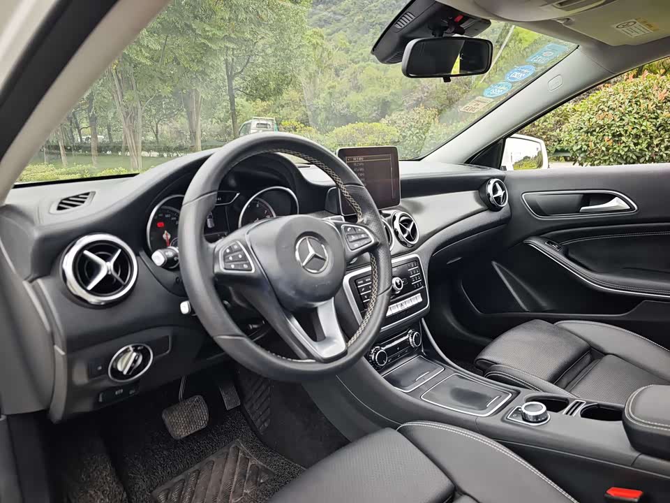 Mercedes-Benz GLA