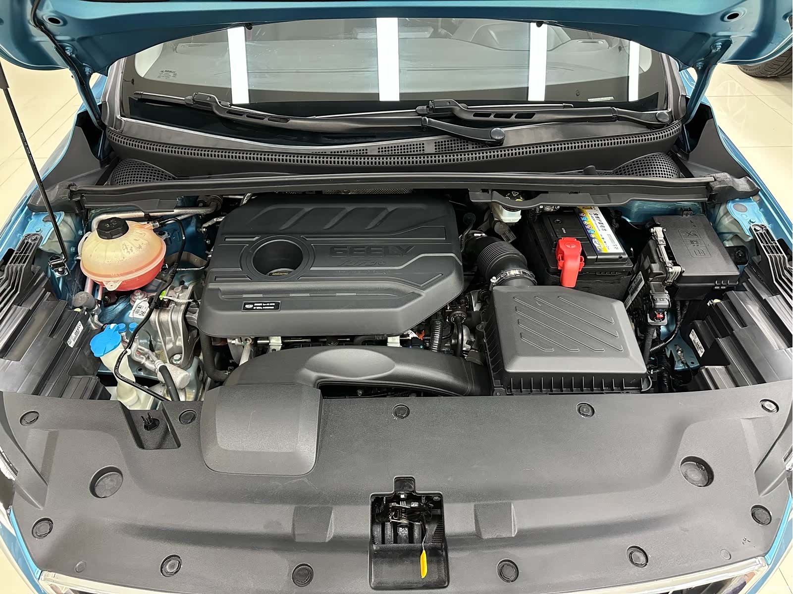 Geely Emgrand, 2022 16
