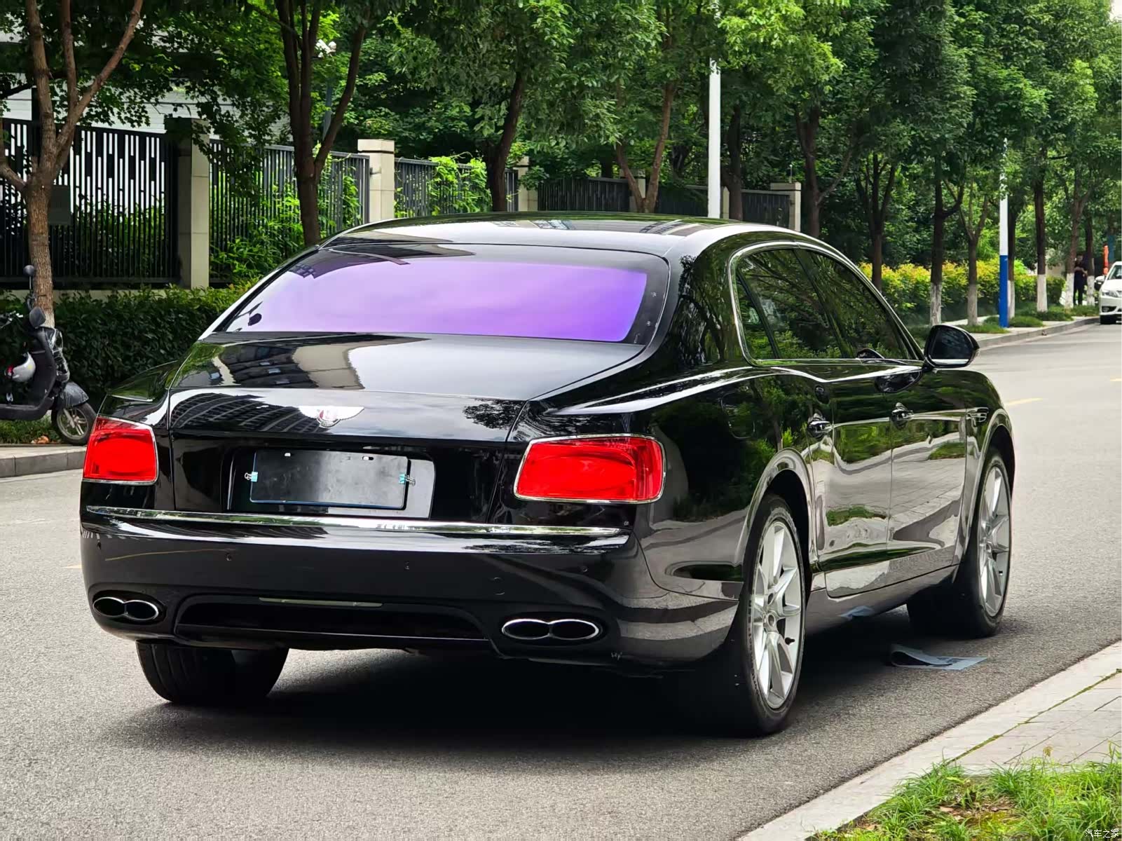 Bentley Flying Spur, 2018 14