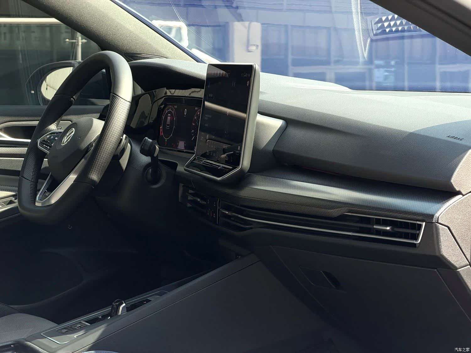 Volkswagen Golf, 2025 все фото