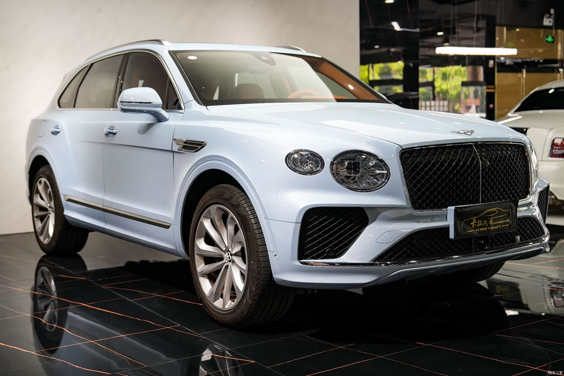 Bentley Bentayga, 2024 3