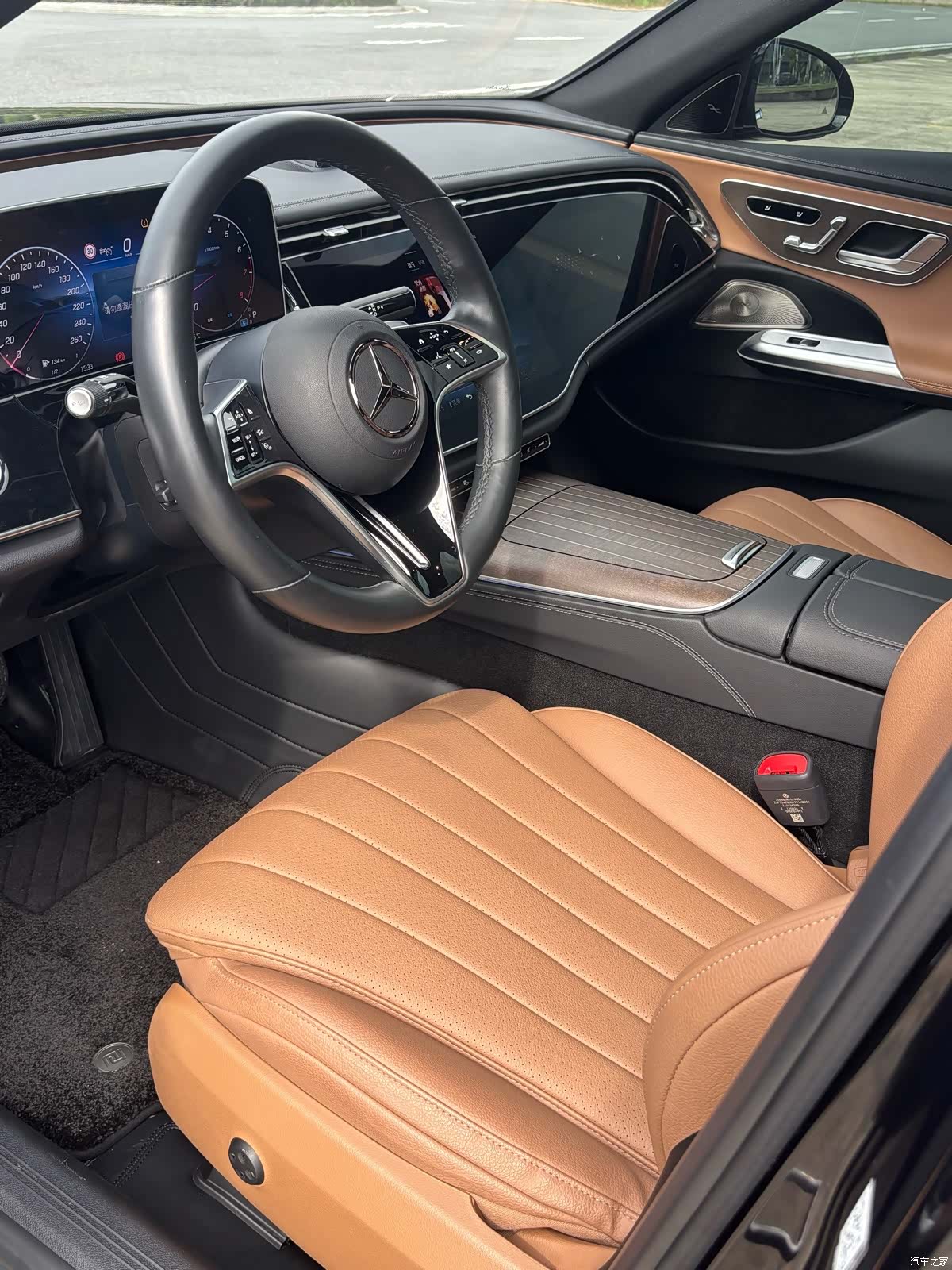 Mercedes-Benz E-Class, 2024 8